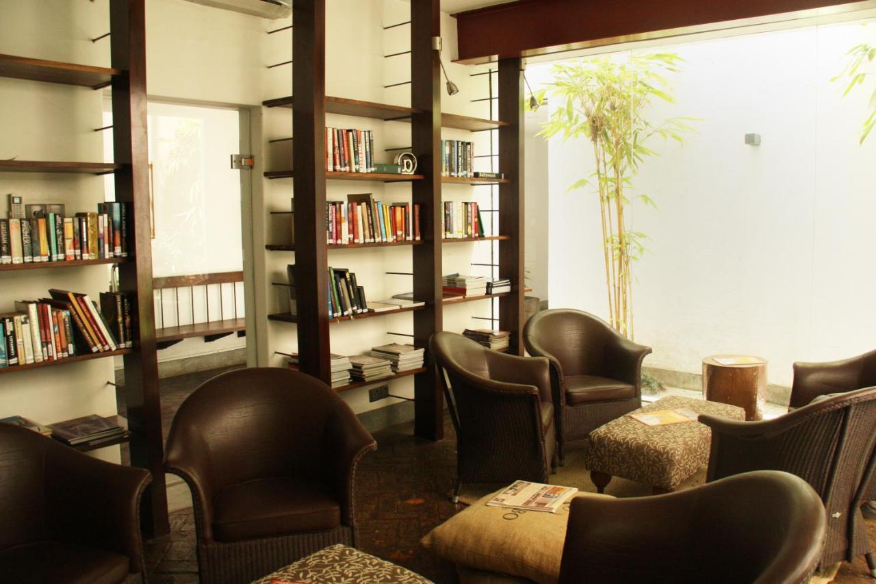 Colombo Court Hotel & Spa Bagian luar foto
