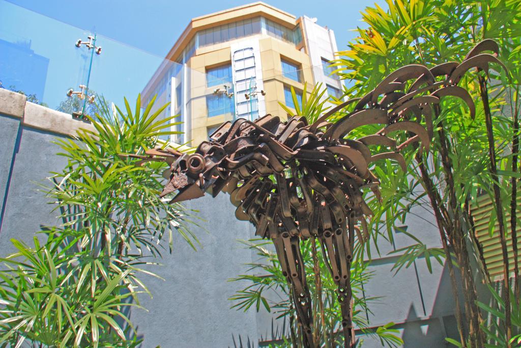 Colombo Court Hotel & Spa Bagian luar foto