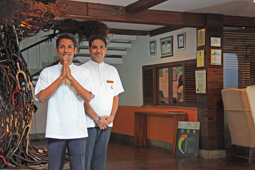 Colombo Court Hotel & Spa Bagian luar foto